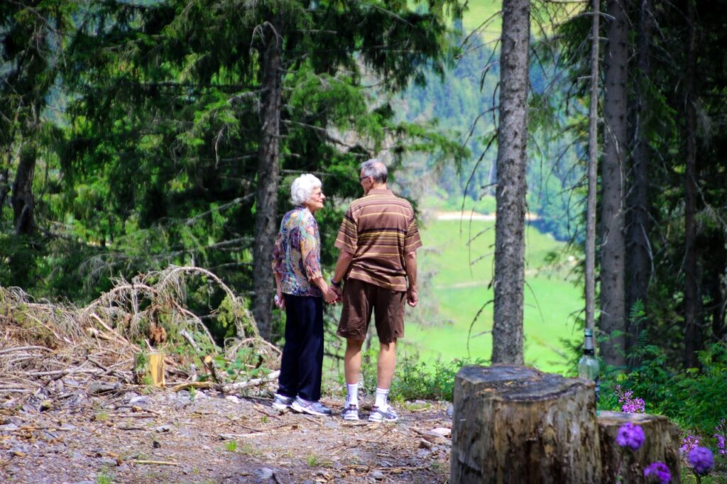 Beneficios de ejercicios no agresivos en las personas mayores
